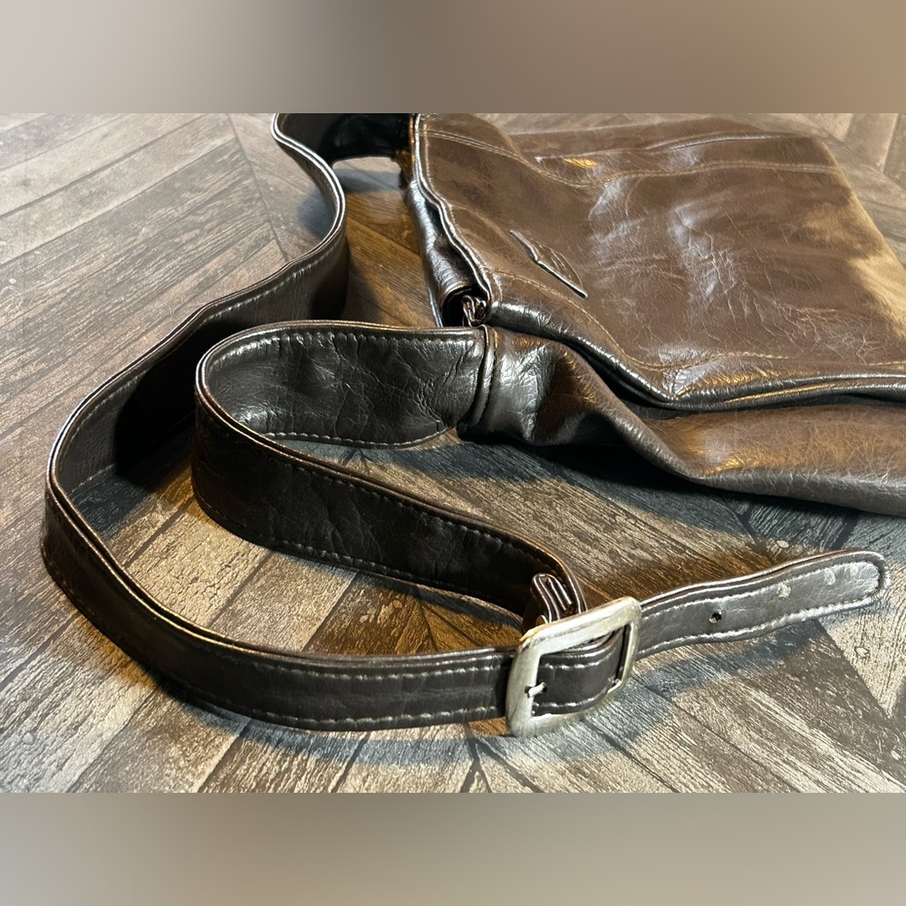The Stone Dark Brown Women Leather Adjustable Strap Shoulder Bag - Picture 6 of 13